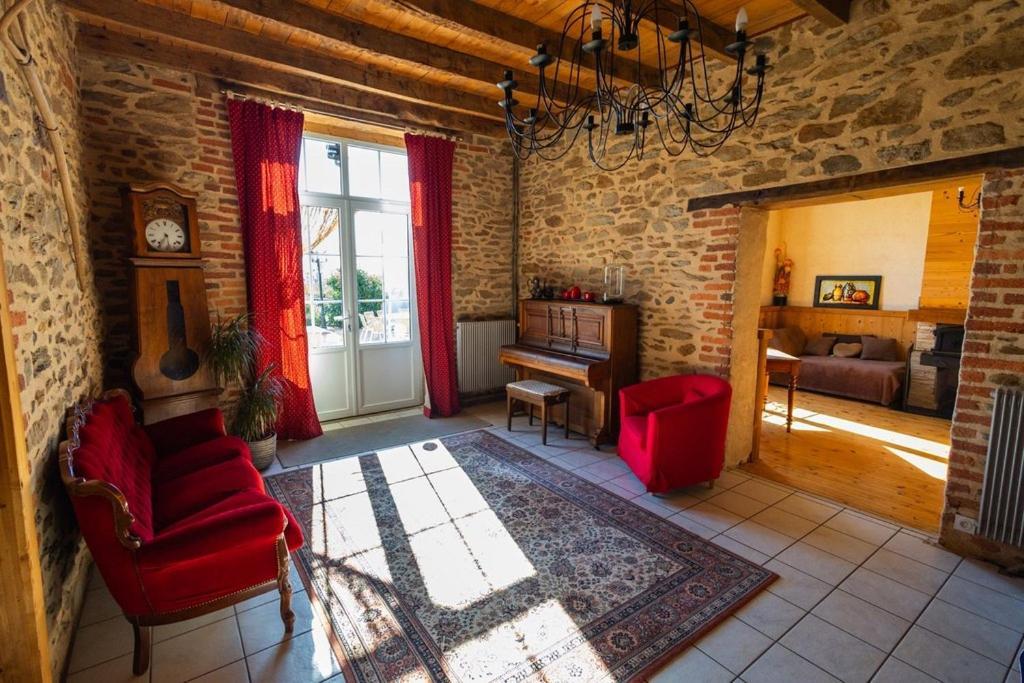 Chambres Et Tables D' Hotes Manglieu Exterior photo